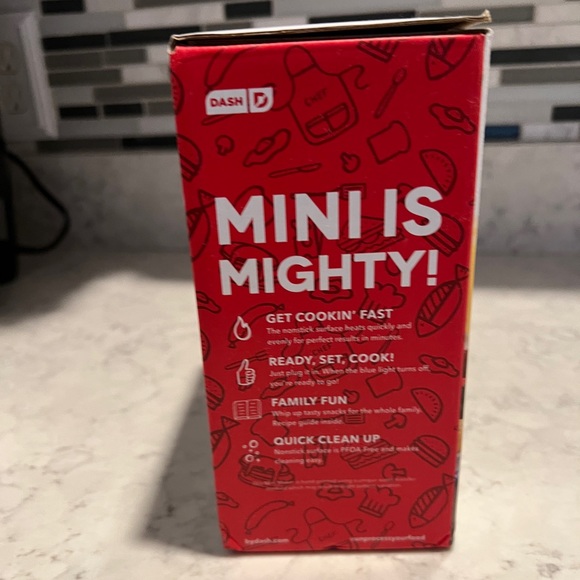 Dash Galaxy Mini Waffle Maker - Picture 2 of 4